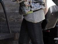 beyonce-no-make-up-12feb2013-6