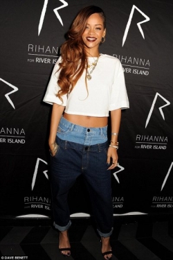 rihanna-and-her-fashion-line-12