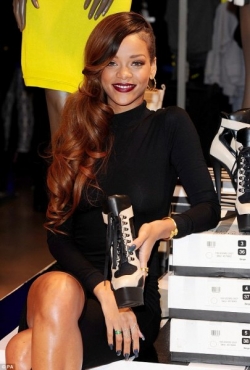 rihanna-and-her-fashion-line-5