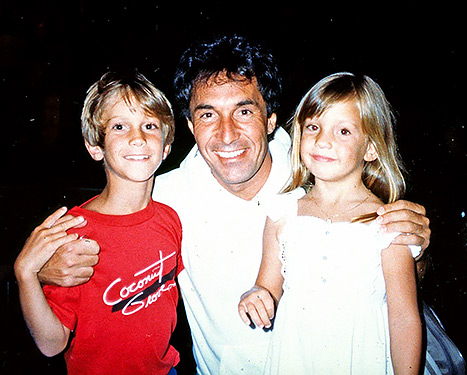 1434979914_oliver-bill-kate-hudson-467